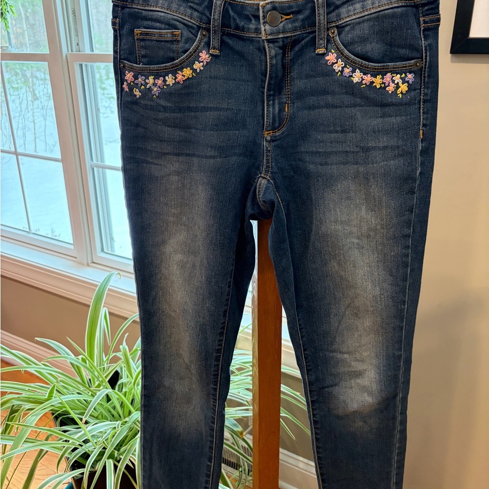 Universal Thread Dark Blue Skinny Jeans with Floral Embroidery